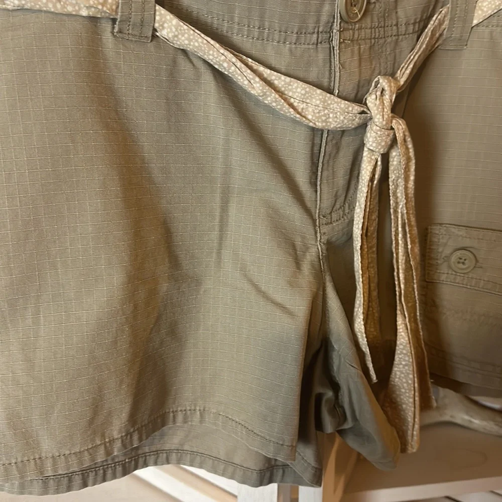 The North Face Waffle Shorts - Picture 2 of 7